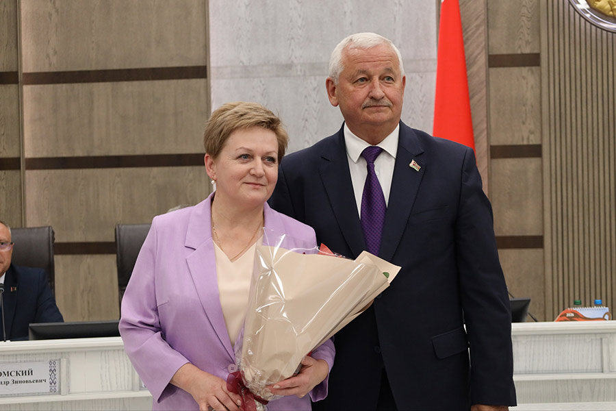Председатель Залесского сельисполкома Светлана Власюк награждена медалью «За безупречную службу» III степени