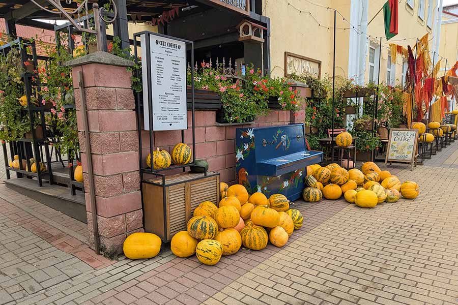 Золотая осень в Кобрине: как город преобразился в уютных красках