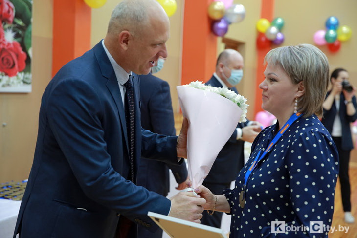 Компании «Полесье» — 23 года! На предприятии чествовали сотрудников, которые проработали 10 и 20 лет