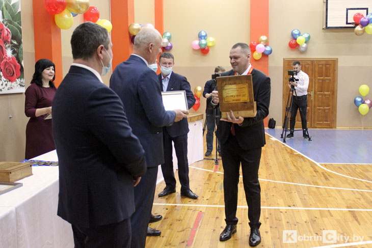 Компании «Полесье» — 23 года! На предприятии чествовали сотрудников, которые проработали 10 и 20 лет