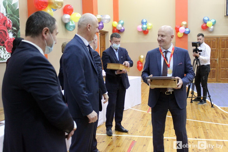 Компании «Полесье» — 23 года! На предприятии чествовали сотрудников, которые проработали 10 и 20 лет