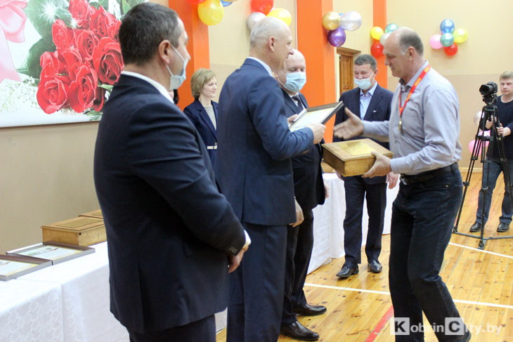 Компании «Полесье» — 23 года! На предприятии чествовали сотрудников, которые проработали 10 и 20 лет