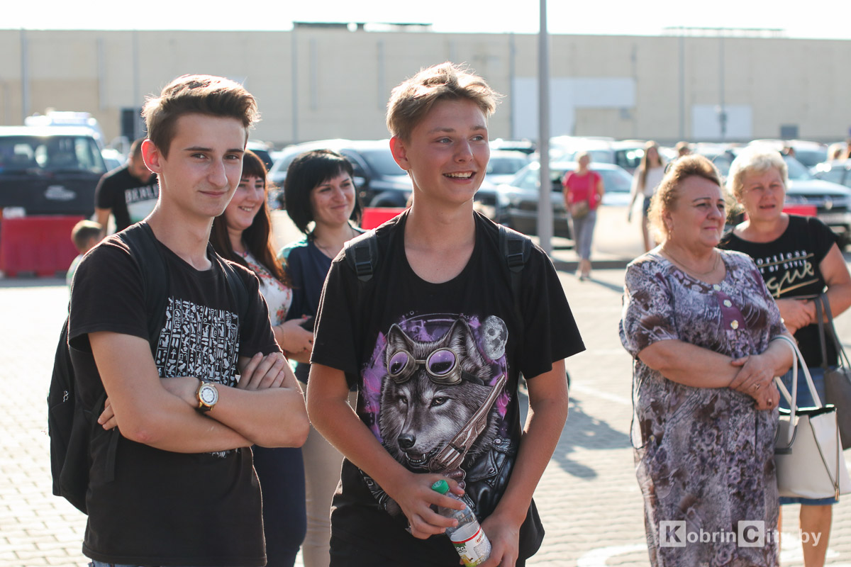 Торговому центру Полесье 5 лет. Концерт, скидки