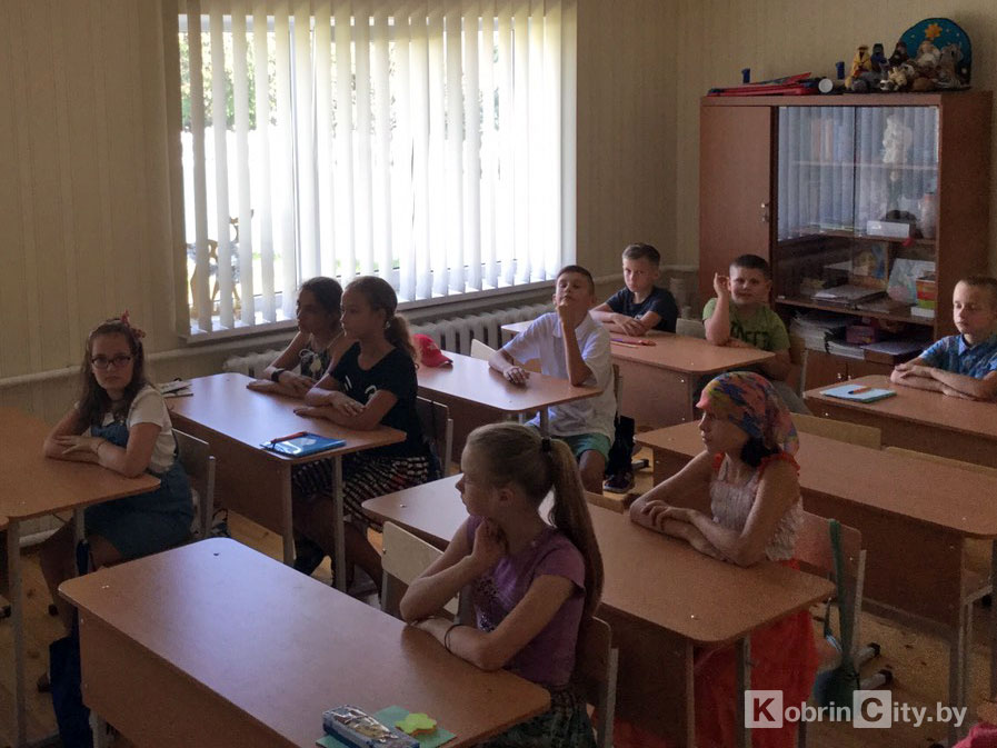 1 сентября в Петро-Павловском храме Кобрина благословили учащихся и начали учебный год