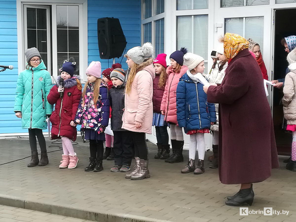 Кобрин: как в Воскресной школе Петропавловского храма Масленицу провожали