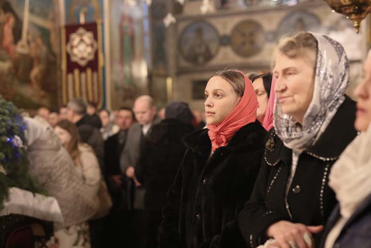Атмосфера светлого праздника: в кафедральном соборе Александра Невского в Кобрине встретили Рождество – фоторепортаж