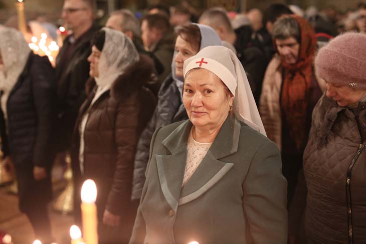 Атмосфера светлого праздника: в кафедральном соборе Александра Невского в Кобрине встретили Рождество – фоторепортаж