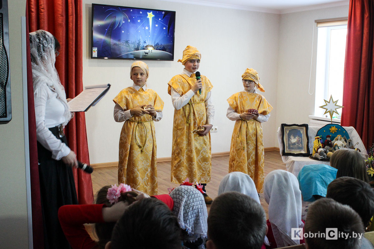 Кобрин. Рождественский концерт в воскресной школе Петро-Павловской церкви
