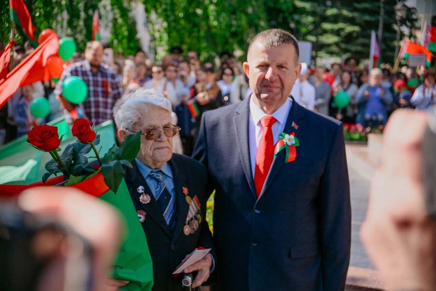 9 мая в Кобрине отдают должное тем, кто 79 лет назад одержал Победу над фашизмом