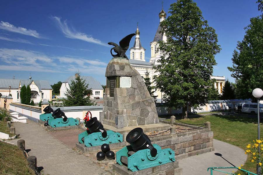 kobrin pamyatnik