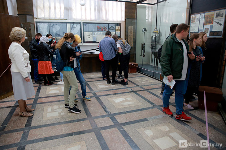 «Музейная ночь−2021» в Кобрине прошла с аншлагом — веб-квест собрал 47 команд, в роли «агентов» исторические персонажи