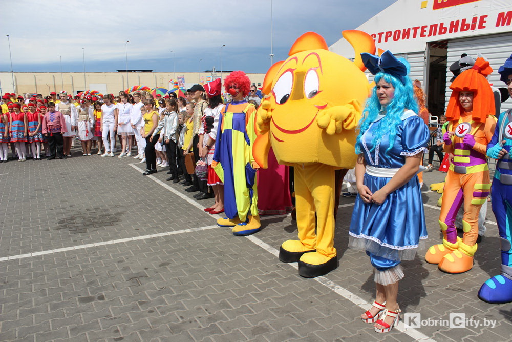 Den igrushki2018 08