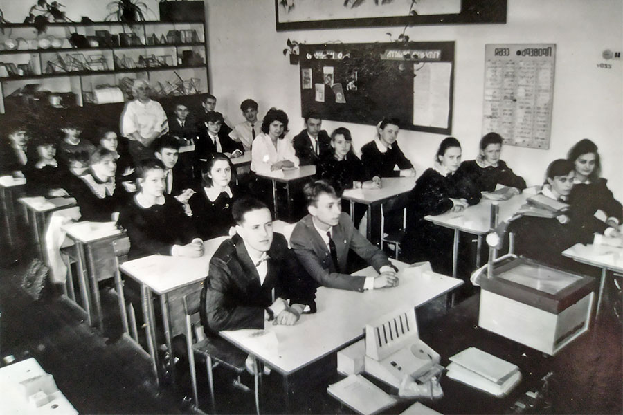 30 лет спустя: об учителях и уроках, которых больше никогда не будет. СШ №2 г. Кобрина