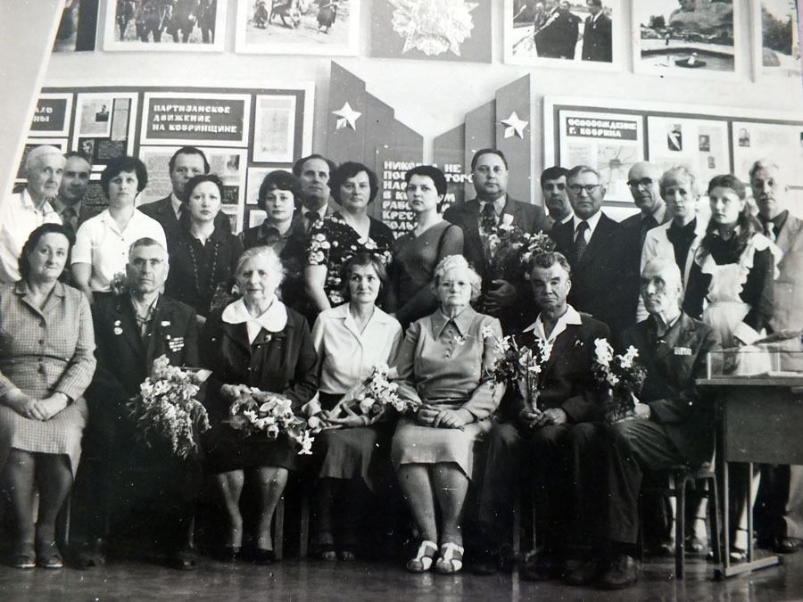 shkola2vipuskniki009
