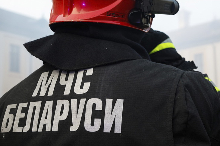 На службу по контракту молодых людей приглашает Кобринский РОЧС