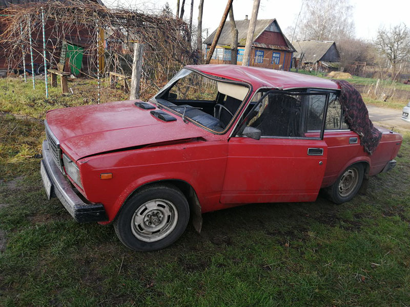 17 декабря в Кобринском районе произошло два ДТП — автомобили съехали в кювет. Пострадали три женщины