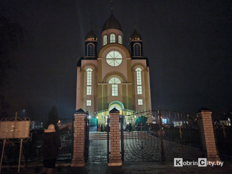 Рождество Христово! В храмах Кобрина состоялись торжественные богослужения. ФОТО