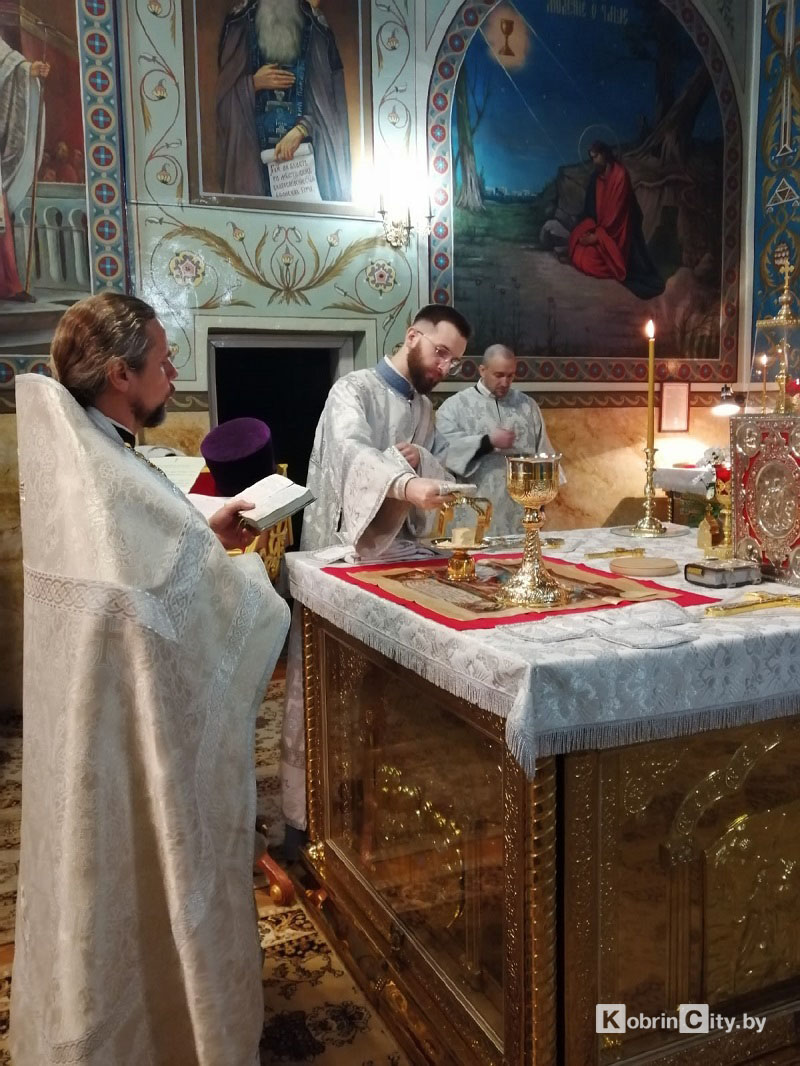 Рождество Христово! В храмах Кобрина состоялись торжественные богослужения. ФОТО