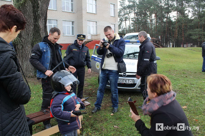 «Они бежали к нам навстречу, обнимая одного за другим…»: 9 ноября «Крылья ангела» были в гостях у детей из приюта д. Оса