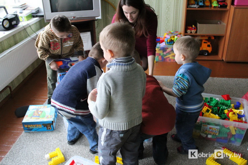 «Они бежали к нам навстречу, обнимая одного за другим…»: 9 ноября «Крылья ангела» были в гостях у детей из приюта д. Оса