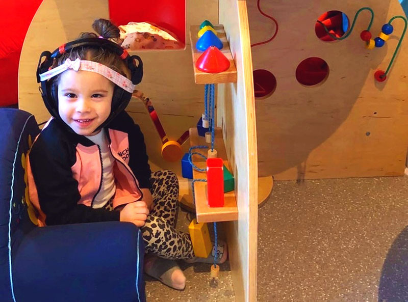 «Я очень хочу поставить доченьку на ноги». Семье 5-летней Софии Сосенковой из Кобрина нужна помощь
