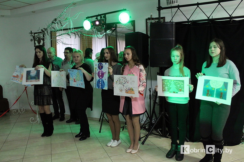 Более 100 участников благотворительной ярмарки в Кобрине подарили «Новогоднее чудо» для Яночки Данилюк