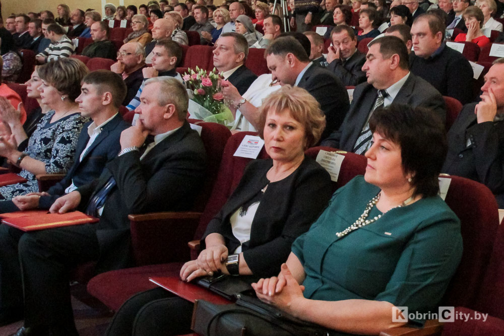 Кобринские аграрии получили заслуженные награды к празднику