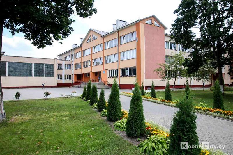 84% поступлений в вузы, учащиеся побеждают в международных олимпиадах — сильные стороны СШ №7 города Кобрина (видео)