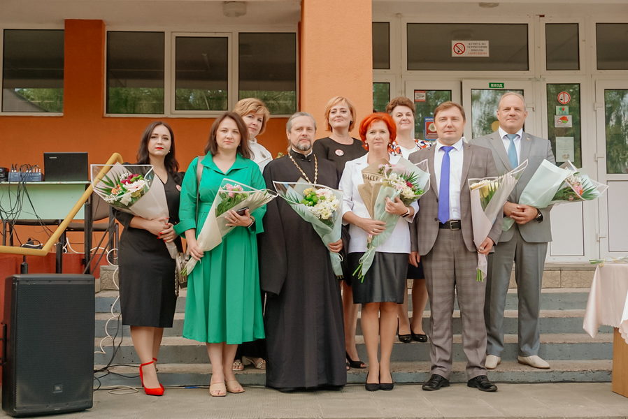 1 сентября День знаний — в школах Кобринского района прошли торжественные линейки