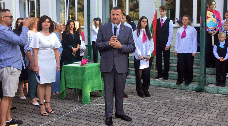 1 сентября День знаний — в школах Кобринского района прошли торжественные линейки
