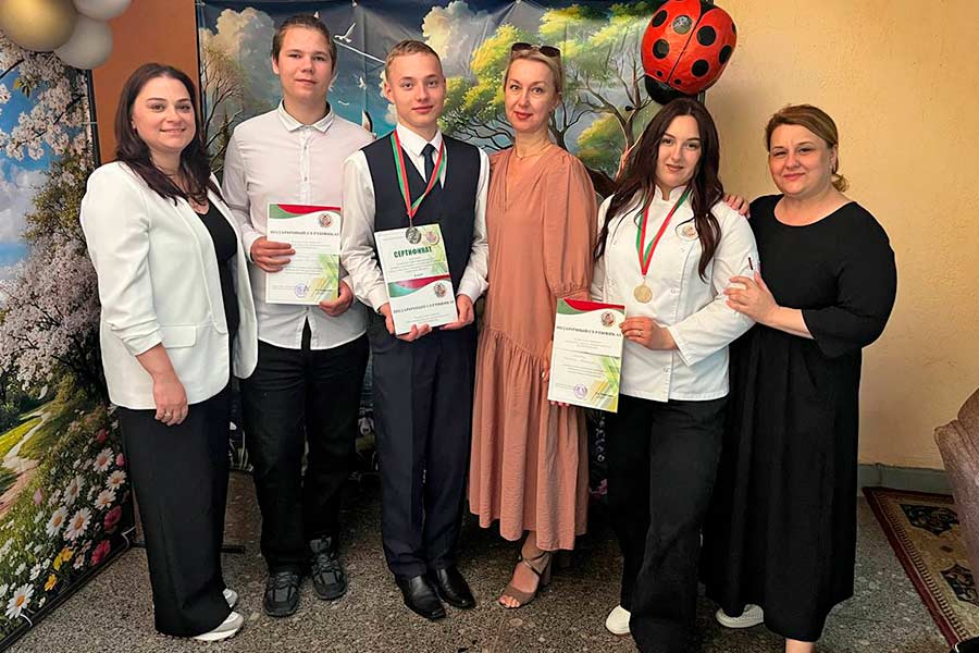 Кулинарное искусство и ресторанный сервис: золото и серебро ProfSkills-2026 уехали в Кобрин
