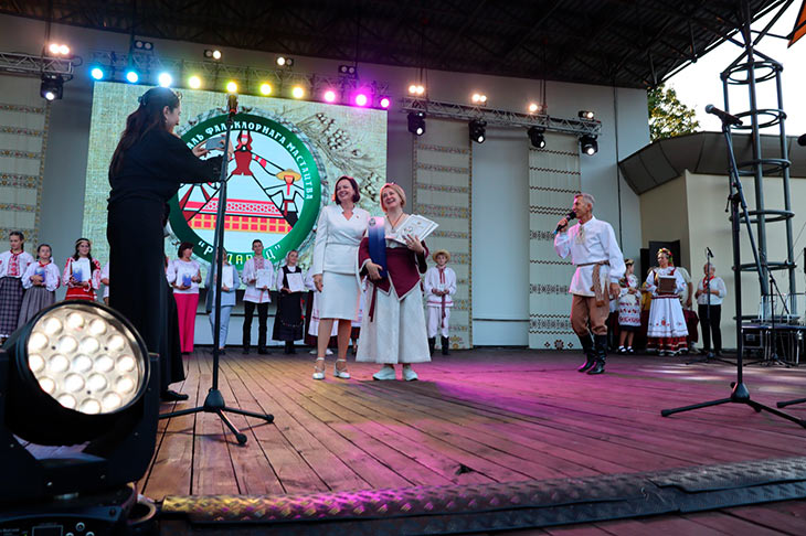 festival folklernogo iskusstva 10