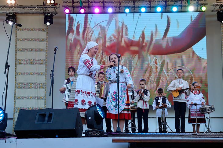 festival folklernogo iskusstva 8