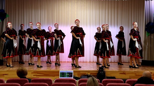 Более 500 кобринских ребят приняли участие в районном этапе конкурса детского творчества «Здравствуй, мир!». Гала-концерт