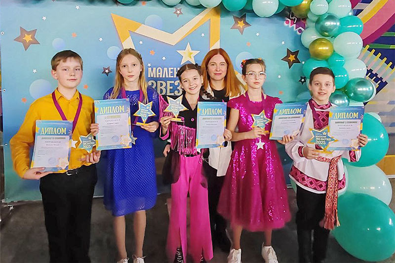 «Маленькая звёздочка 2025» — юные вокалисты кобринской студии «Крыніца» взяли 10 дипломов областного конкурса