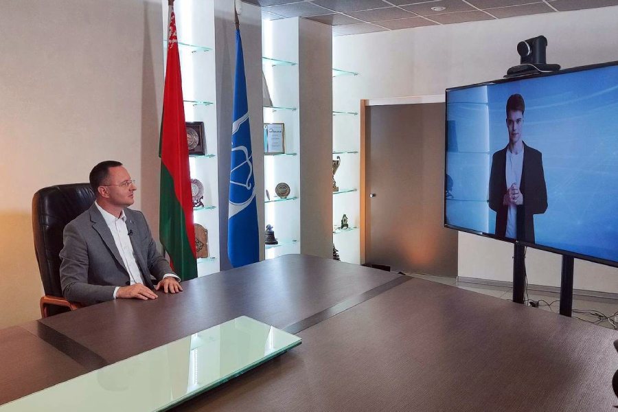 Мэр Бреста пообщался с виртуальным «журналистом» телеканала «Беларусь 4. Брест». О чем говорили? (видео)