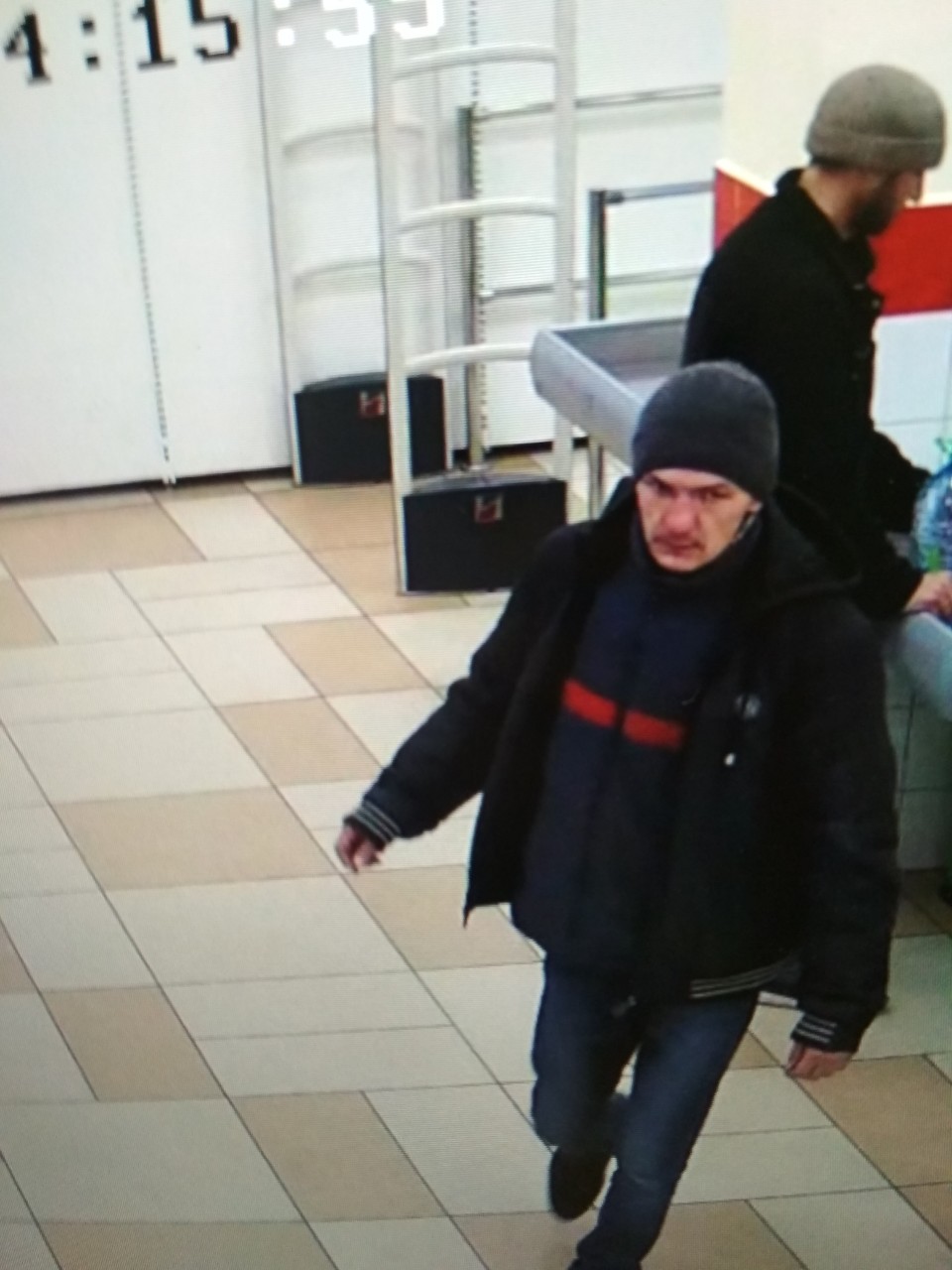 В Кобрине мужчина похитил ящик для пожертвований на лечение Киры Пунько