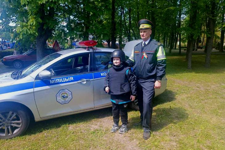 9 мая сотрудники ОГАИ Кобринского РОВД провели профмероприятие в парке имени Суворова