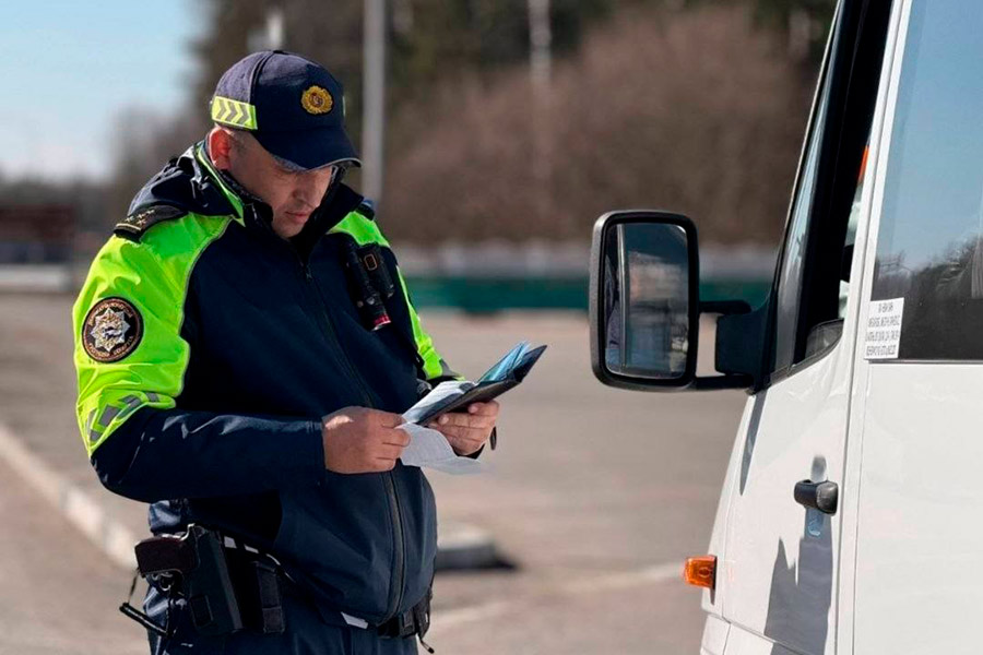 До конца апреля ГАИ Беларуси проводит масштабные рейды по автобусам и маршруткам: какие нарушения ищут