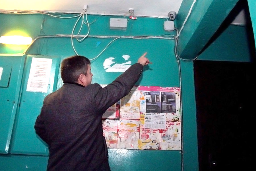 Сосед установил камеру в подъезде. Это вообще законно?