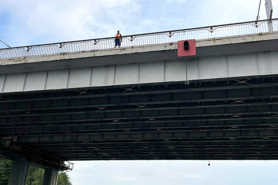 В Бресте девушка хотела спрыгнуть с моста – её успели спасти