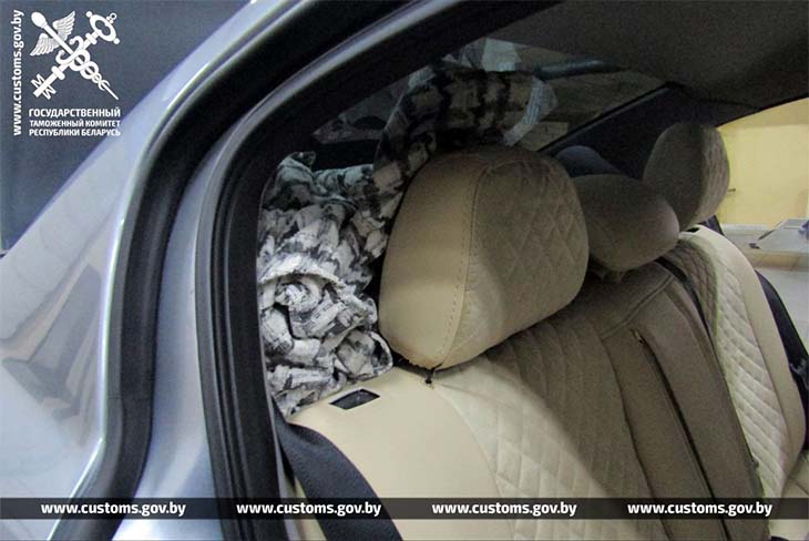 Спрятала в автомобиле — белоруска пыталась незаконно перевезти через границу 40 айфонов