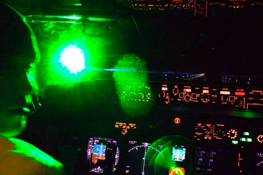 За ослепление пилотов лазером — до 15 лет, за беспилотник без разрешения — до 100 базовых
