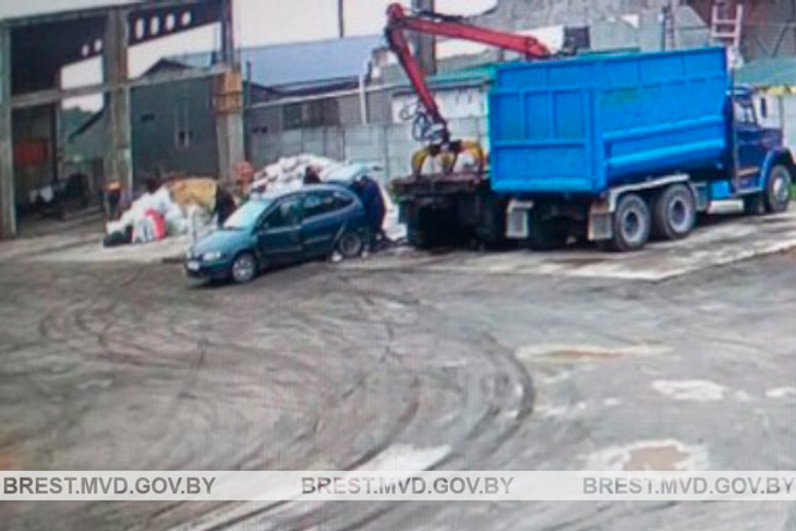 Сторож и сварщик одного из предприятий Кобринщины похитили имущество, но забыли про камеры