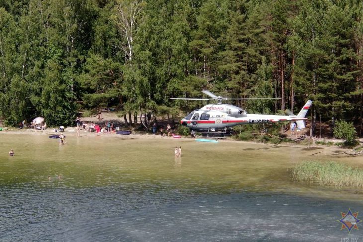 Вертолеты МЧС начали патрулировать места купания и отдыха в Беларуси