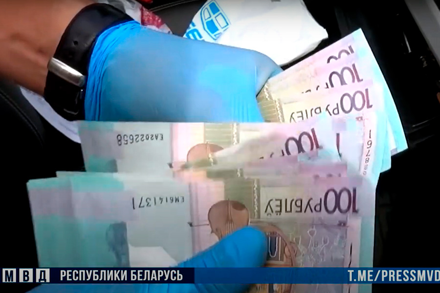 За получение взяток в Брестской области задержаны должностные лица 6 сельхозпредприятий