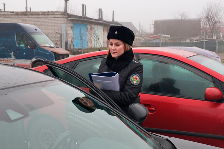 В Бресте судебные исполнители арестовали автомобиль должника: за что?