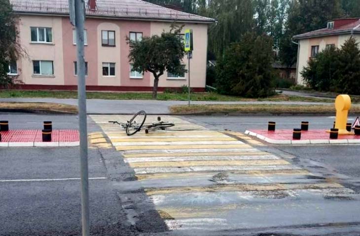 В Кобрине за один день случилось две аварии — пострадали велосипедист и пассажир электромопеда