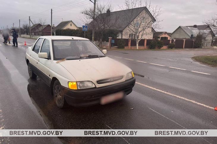 19 декабря в Кобрине на Привокзальной Ford сбил 54-летнюю женщину-пешехода