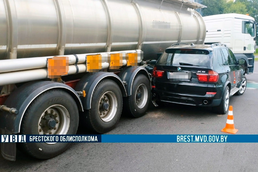 Столкновение BMW и фуры с цистерной «огнеопасно» кобринчанина – кто виноват?